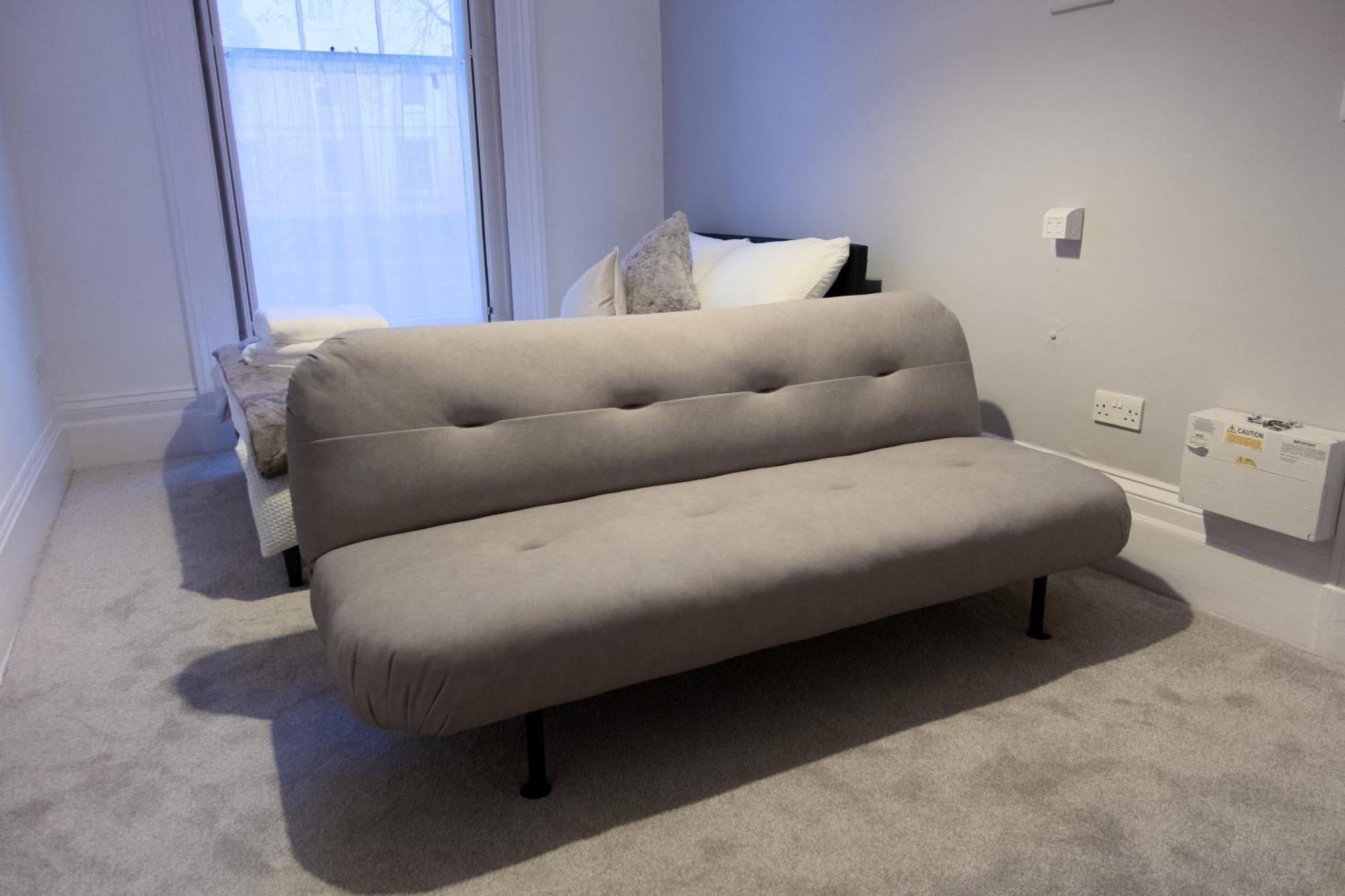 1 Bedroom Apartment - The Opal Челтнъм Екстериор снимка
