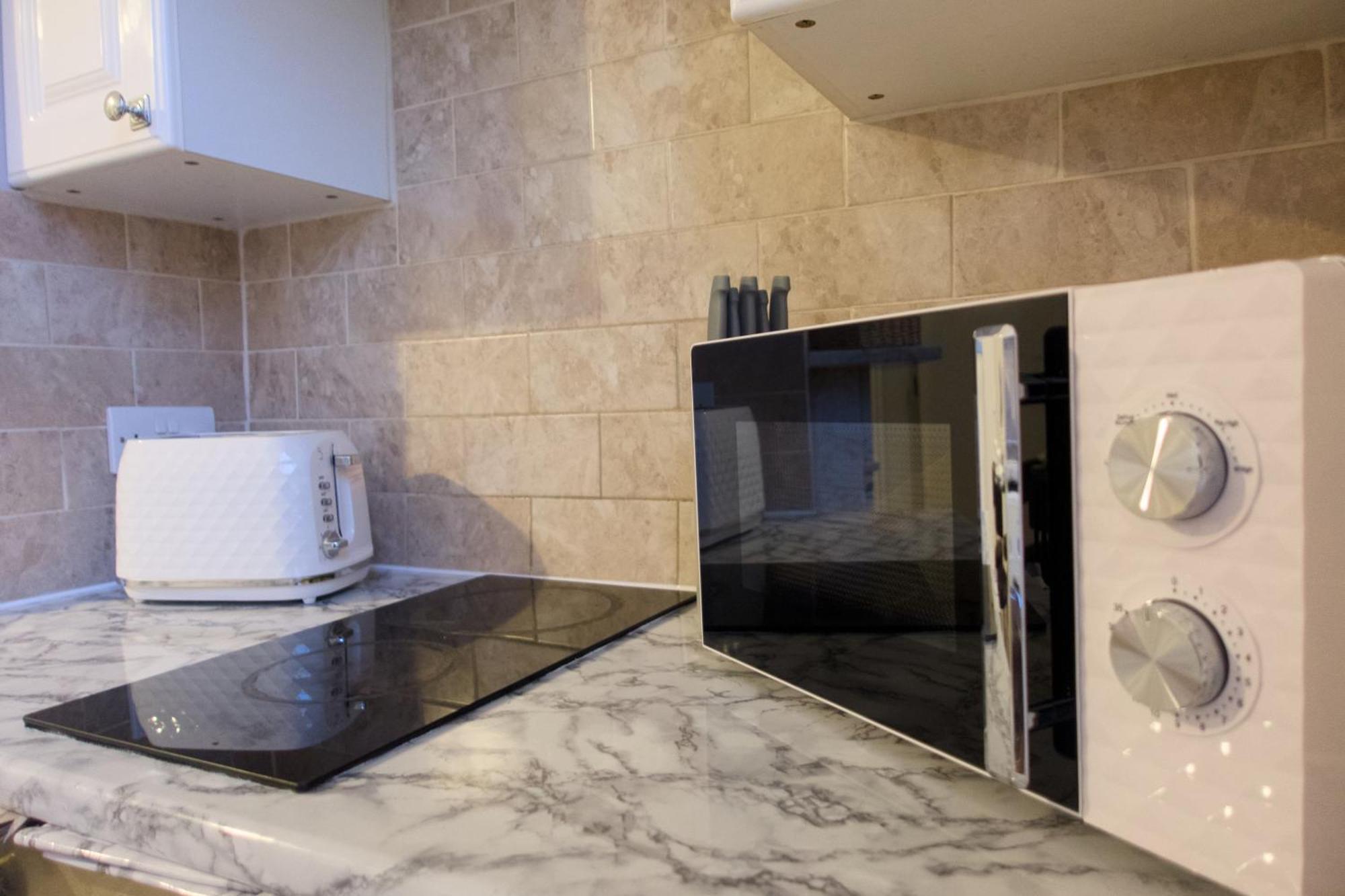 1 Bedroom Apartment - The Opal Челтнъм Екстериор снимка