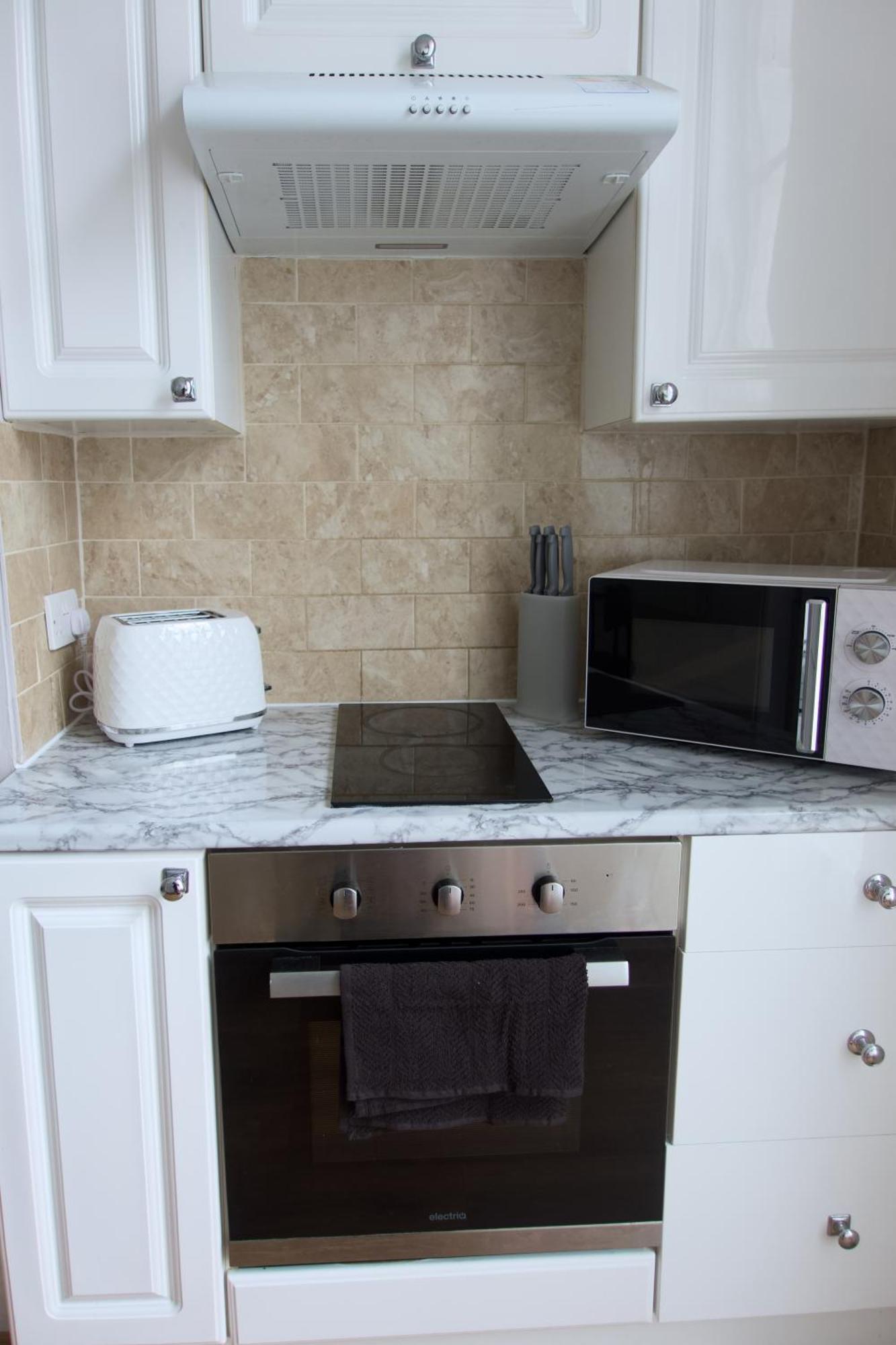 1 Bedroom Apartment - The Opal Челтнъм Екстериор снимка